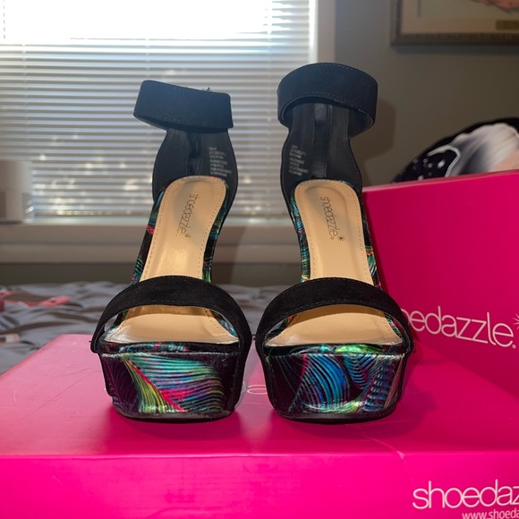 Shoe Dazzle Multicolor Wedge Size 7 - Picture 7 of 7